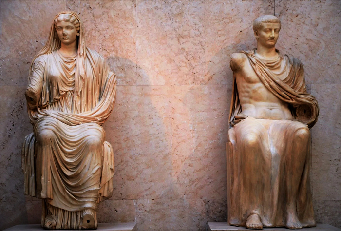 (Ливия Друзилла и её сын Тиберий)