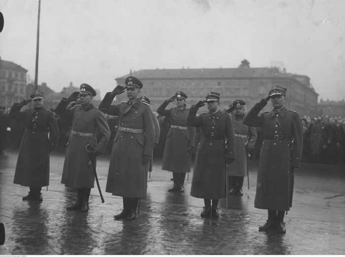 Поляки и немцы в одном строю.1938 год