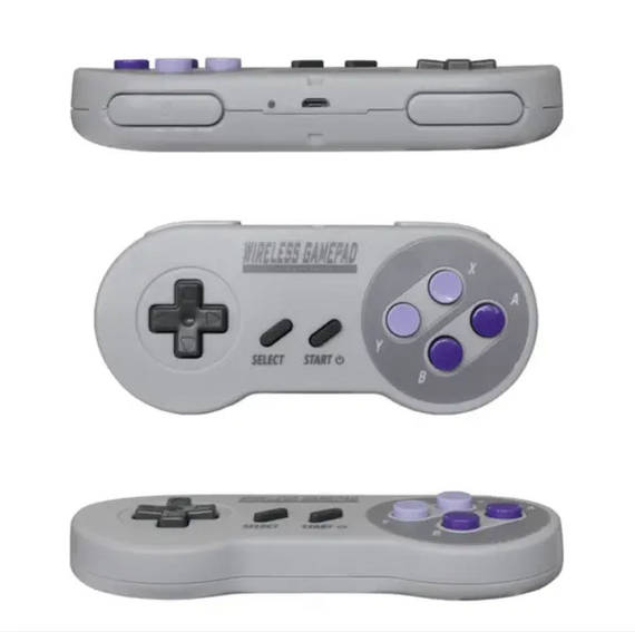 Консоль явно сделана под контроллер оригинальной SNES.