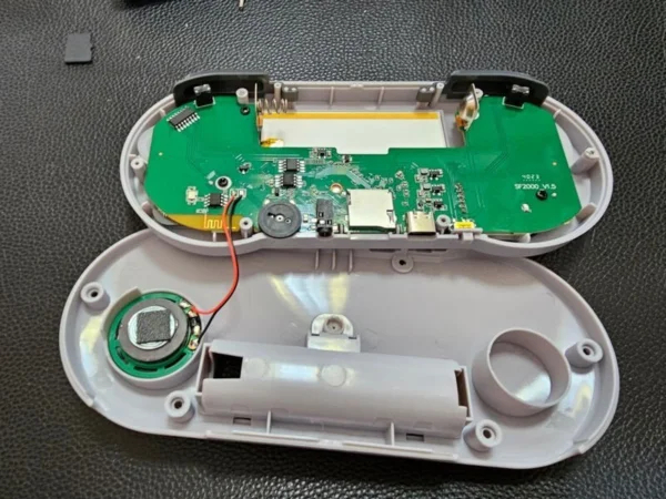 Фотографии разобранного устройства, не мои.