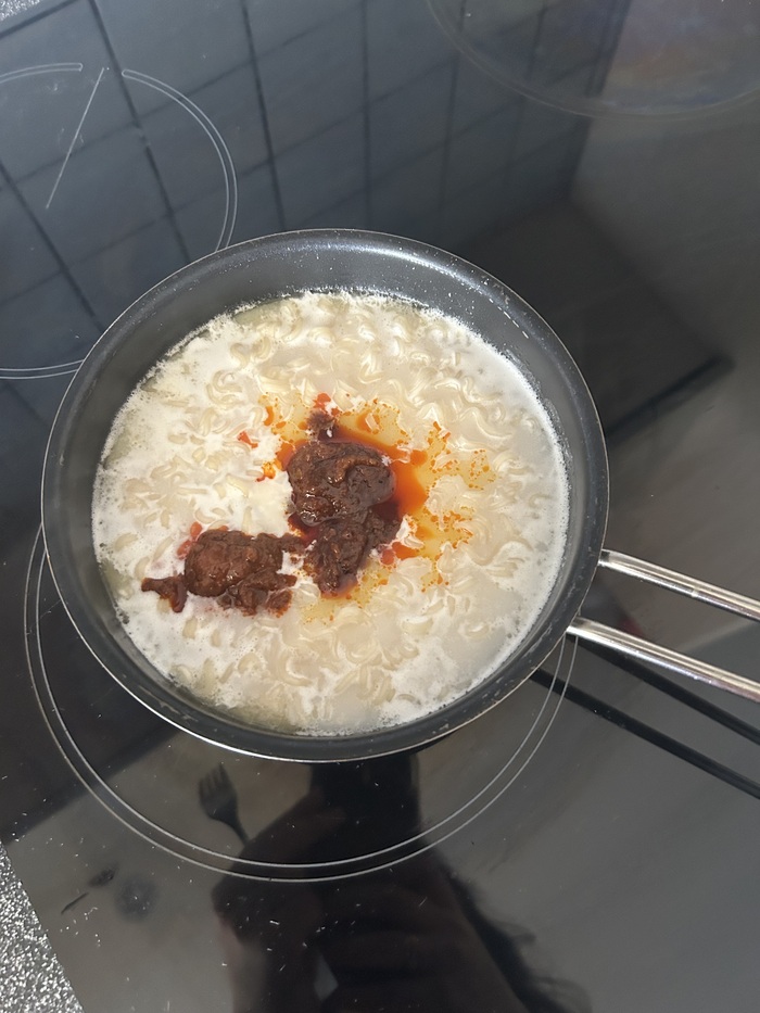 И соус сюда же