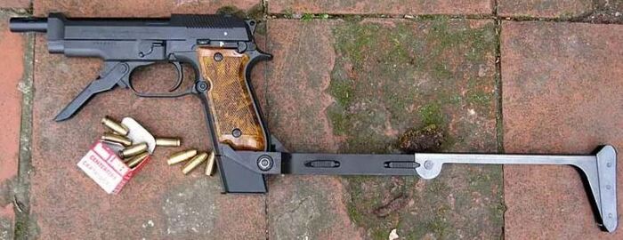 Автоматический пистолет Beretta 93R -Италия