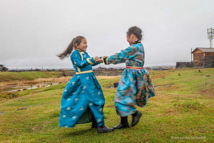 Девчонки в Хойто-Голе