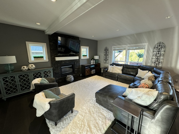 Первый этаж