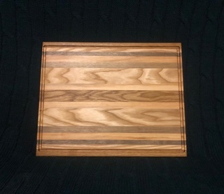 Разделочная доска из ясеня, дуба и ореха 35х25х2,5