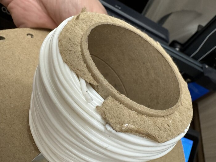 Пластик в клее от катушки