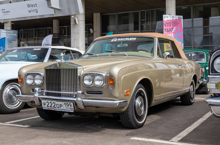 Rolls Royce Corniche 1971 года.