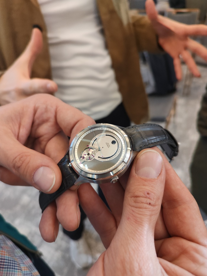 Новые российские часы "Хронотоп" от Антона Суханова