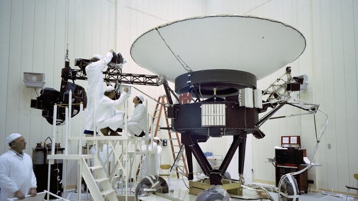 Внешний вид АМС "Вояджер". Источник: Яндекс-картинки