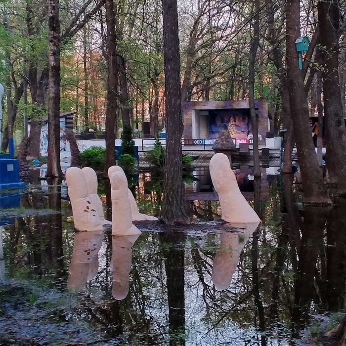 С разных ракурсов можно получить кучу разных смыслов