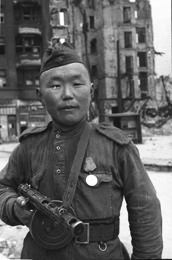   86-      82-          . 1  1945 .  -  