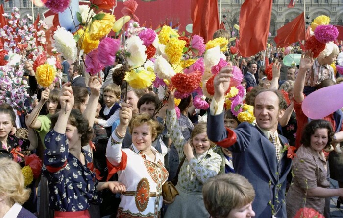 Праздничная колонна. 1980-е