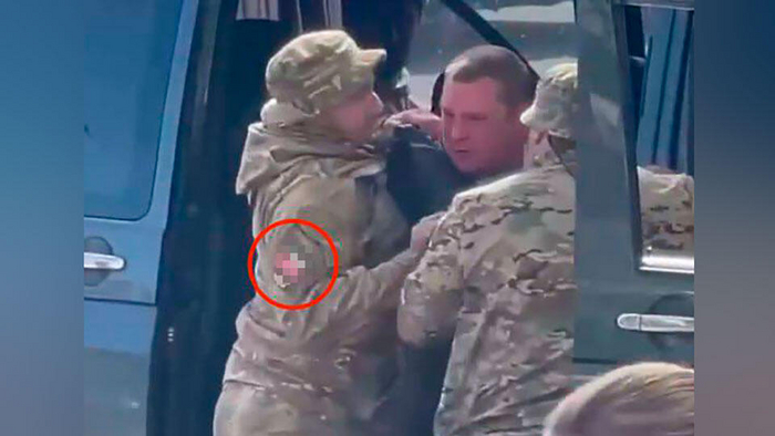 Нельзя тут такое показывать