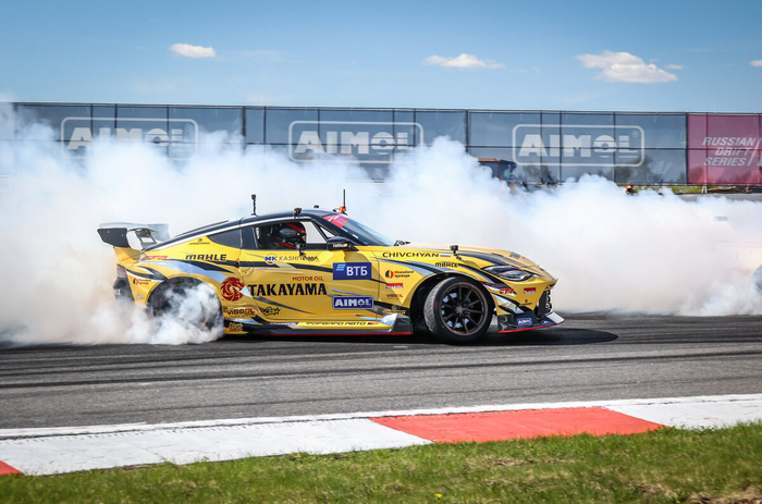   -      .           Forward Racing RZ34-001 (    ).