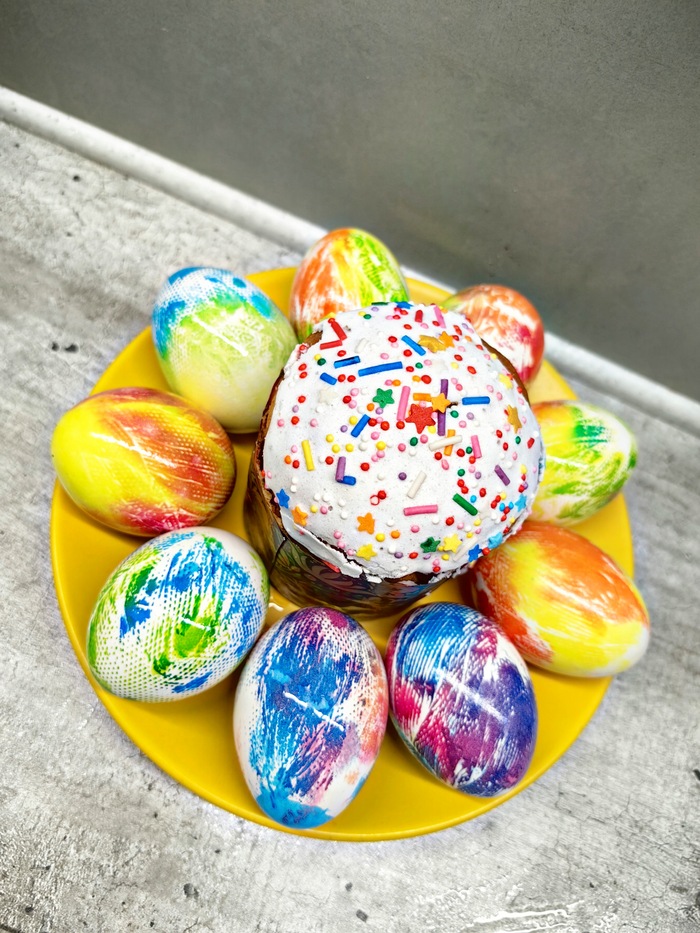 Атеист? А почему рот в куличе?)))