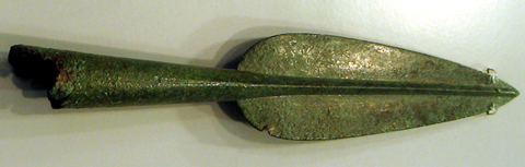 Листовидный наконечник греческого копья.