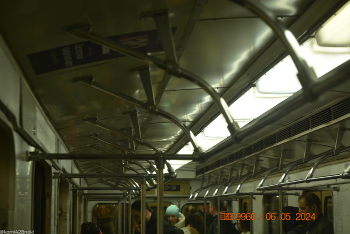 Еду себе такой без каких-либо мыслей