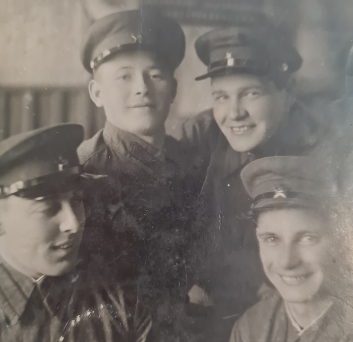 1940г. Дед верхний справа