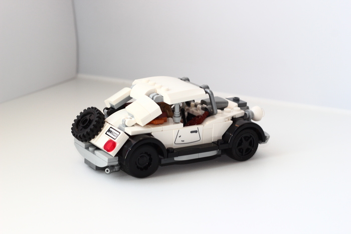 можно было конечно и полноразмерное пристроить, но слишком уж оно выпирало.