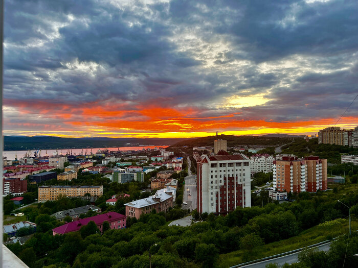 Весь вечер мы провели на балконе и наслаждались.