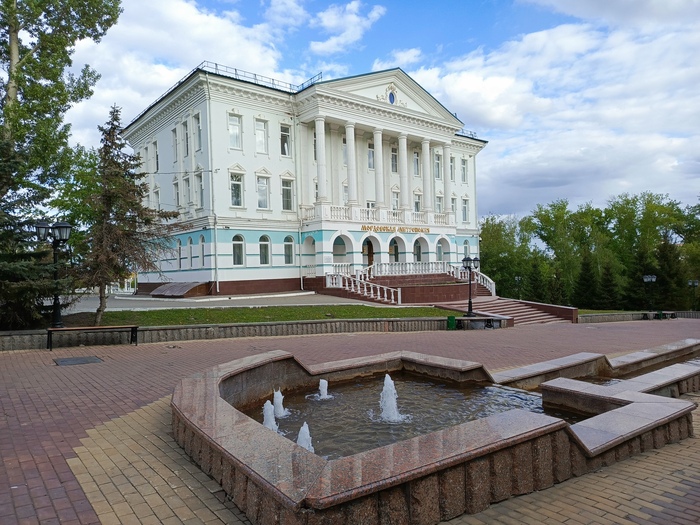 И церковные, хорошо же, что деньги будут на эти дома уходить