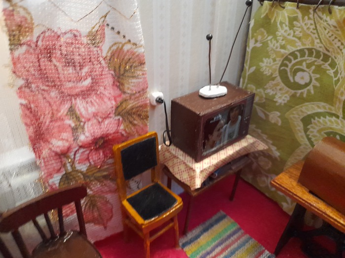 Антенна почему-то постоянно падала)