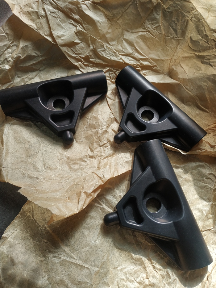 После покрытия(анод черный).