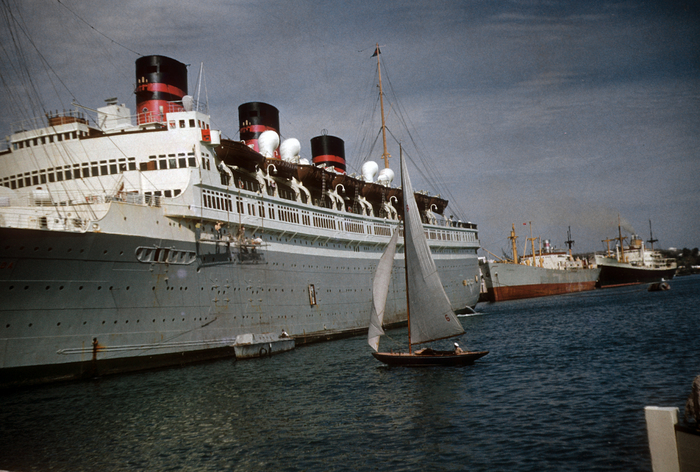 Queen of Bermuda   ,    1952-1953 