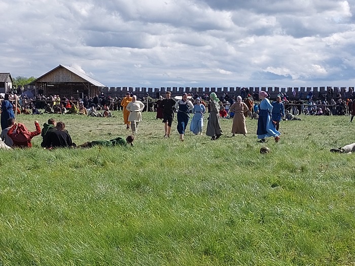 Женский ирландский футбол! особенно порадовала девушка с 5 размером груди )