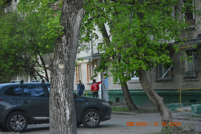 Заваривают подъезд, лишь бы не ходили в заброшки