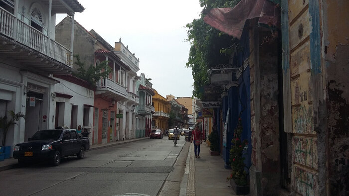 Здания в Картахене, конечно, разной степени ухоженности. Есть и развалюхи