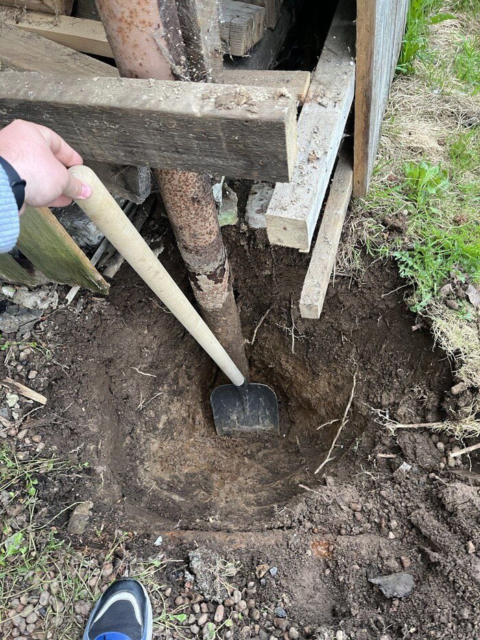 При откапывании обнаружено, что трубы вбиты глубже 150см в землю. Подмосковье, промерзание 1.30 как бы.