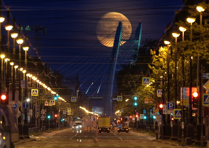 "Такая разная Луна" - 21 мая'24. Лунный марафон - день шестой. Большой проспект В.О