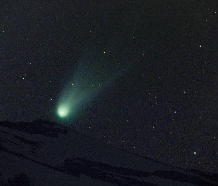 Nikon D600, Celestron OmniXLT127, 1250mm, f/10, ISO 1600, 6 кадров по 30 сек