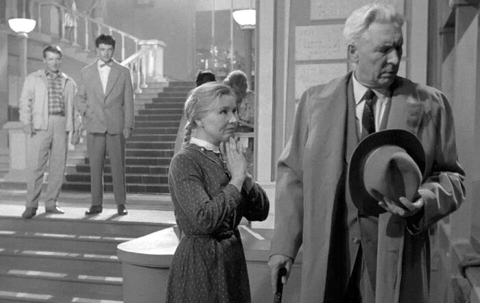 "Приходите завтра"