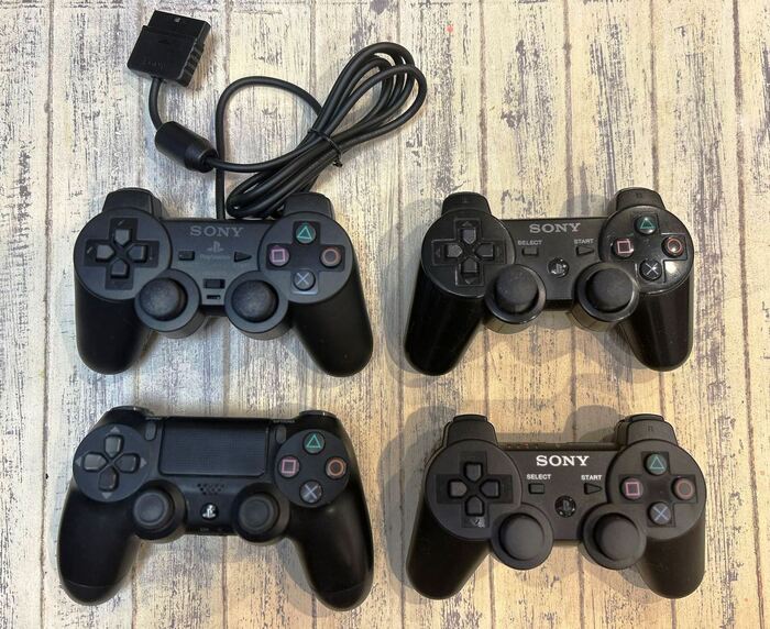  DualShock 2, DualShock 3   ,  DualShock 4