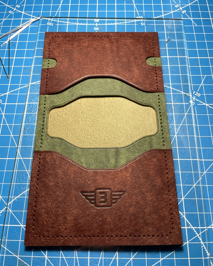 В этот раз оттиск хорошо получился, ручное клеймо=непредвиденный результат))