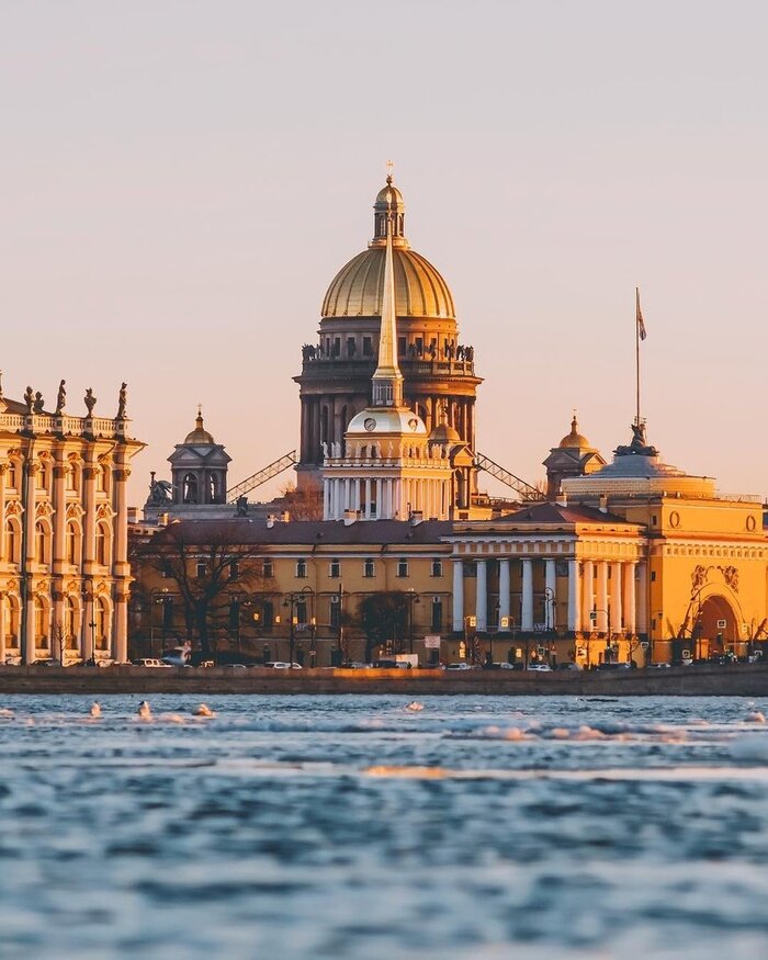 Нева и Исаакий