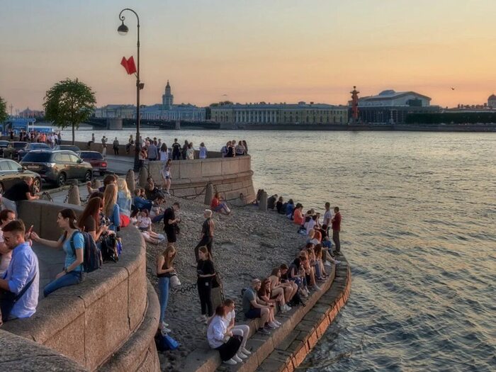 Посиделки у набережной