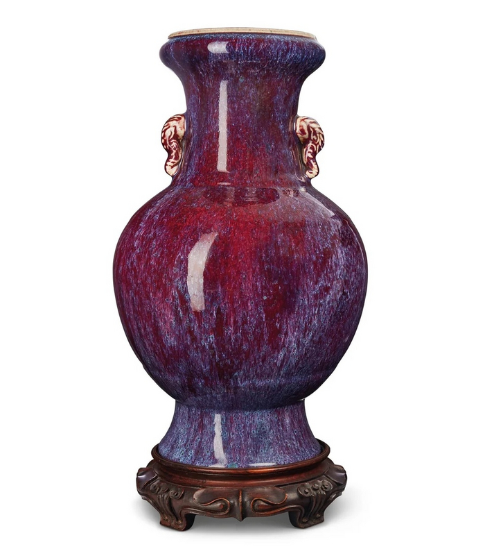 4. Ваза с сине-красной глазурью. Китай, династия Цин, 19 век.
