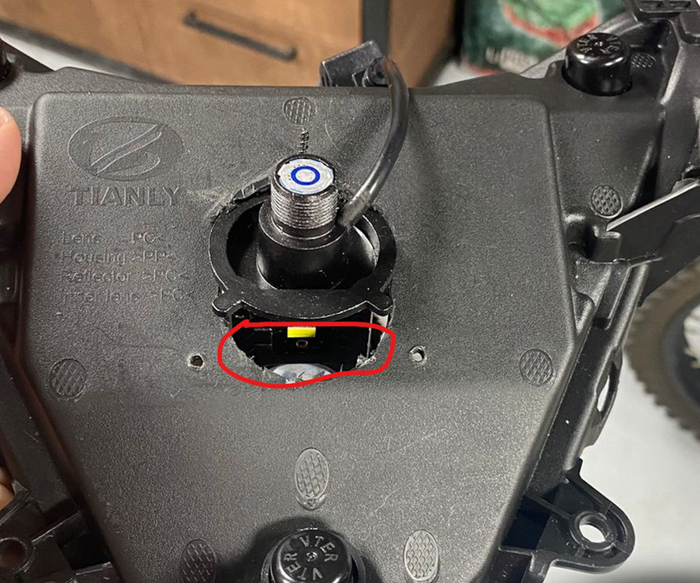 Вот тут косяк, это лишнее вырезал. Не делайте так) Примерка линзы