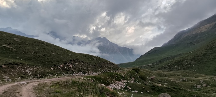 Грунтовка в районе БАО, простая, заблудиться там невозможно.