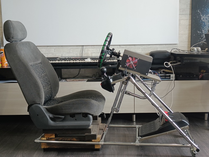 К этому моменту у базы появился корпус