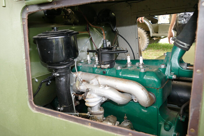 Мотор от "Эмки" придал броневику более высокую, чем у ФАИ, подвижность.