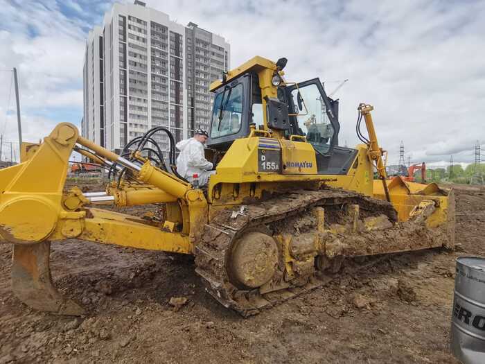 это я же на бульдозере имитирую топливный бак (шутка).