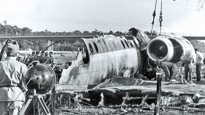 � 1971 ���� ������� �������� ��� ������� ����� �� �����. ������� 22 ��������. /����: <!--noindex--><a href="https://pikabu.ru/story/mozhet_li_samolet_prizemlitsya_na_shosse_kak_pokazali_v_sovetskom_filme_11474041?u=http%3A%2F%2Fwarthunder.com&t=warthunder.com&h=c2ce00ba62e0860c5ae9d46b6662c406290737c1" title="http://warthunder.com" target="_blank" rel="nofollow noopener">warthunder.com</a><!--/noindex-->.