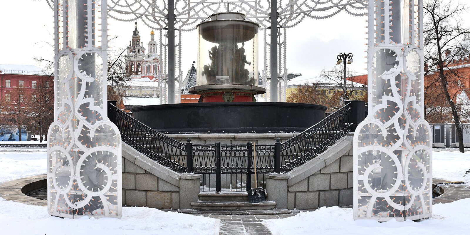 Как менялся Петровский фонтан на Театральной площади? | Пикабу