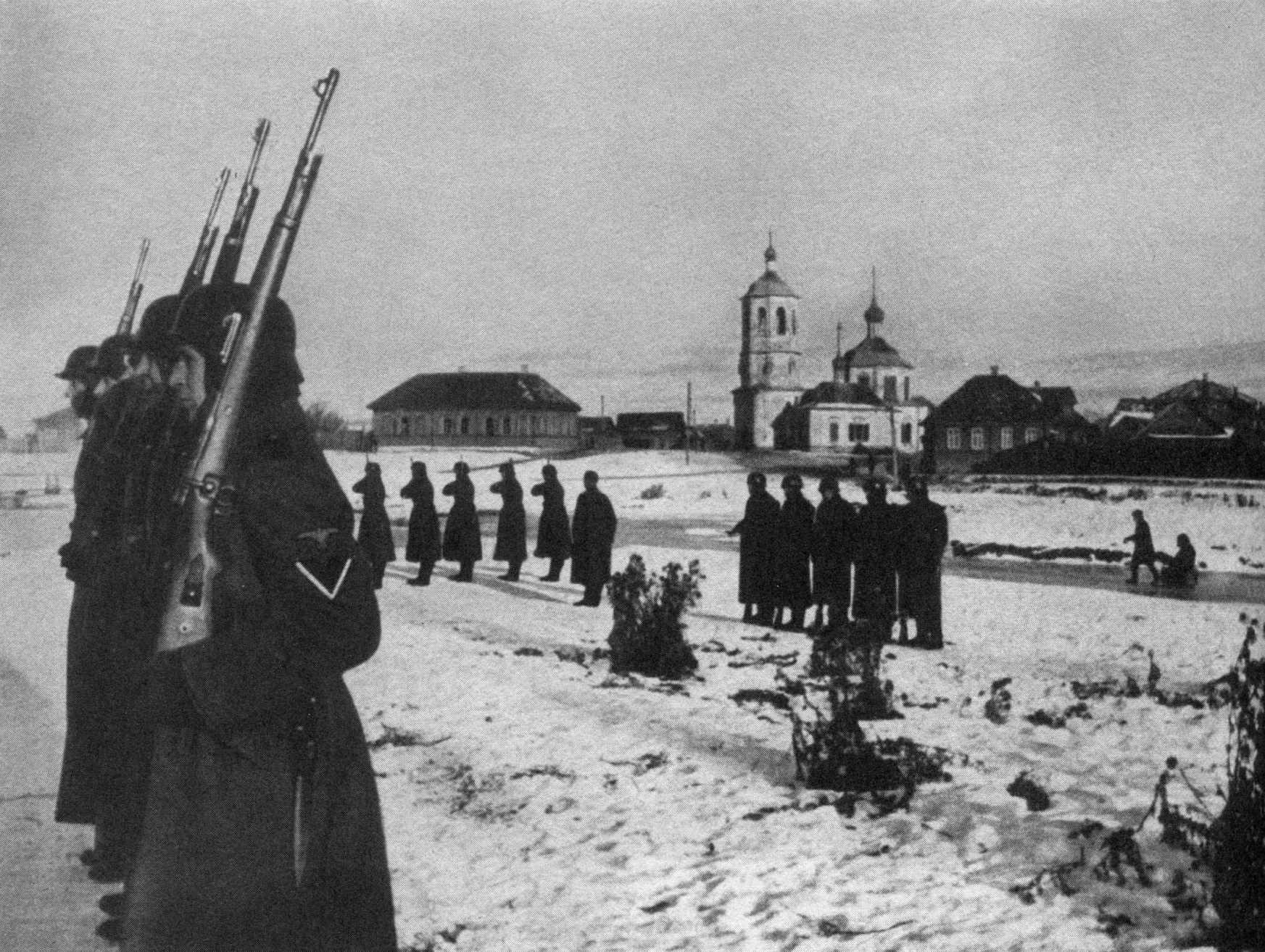 Торопец в оккупации. Торопец церковь. Древний торопец. Торопец 19 век. Торопец храмы и церкви.