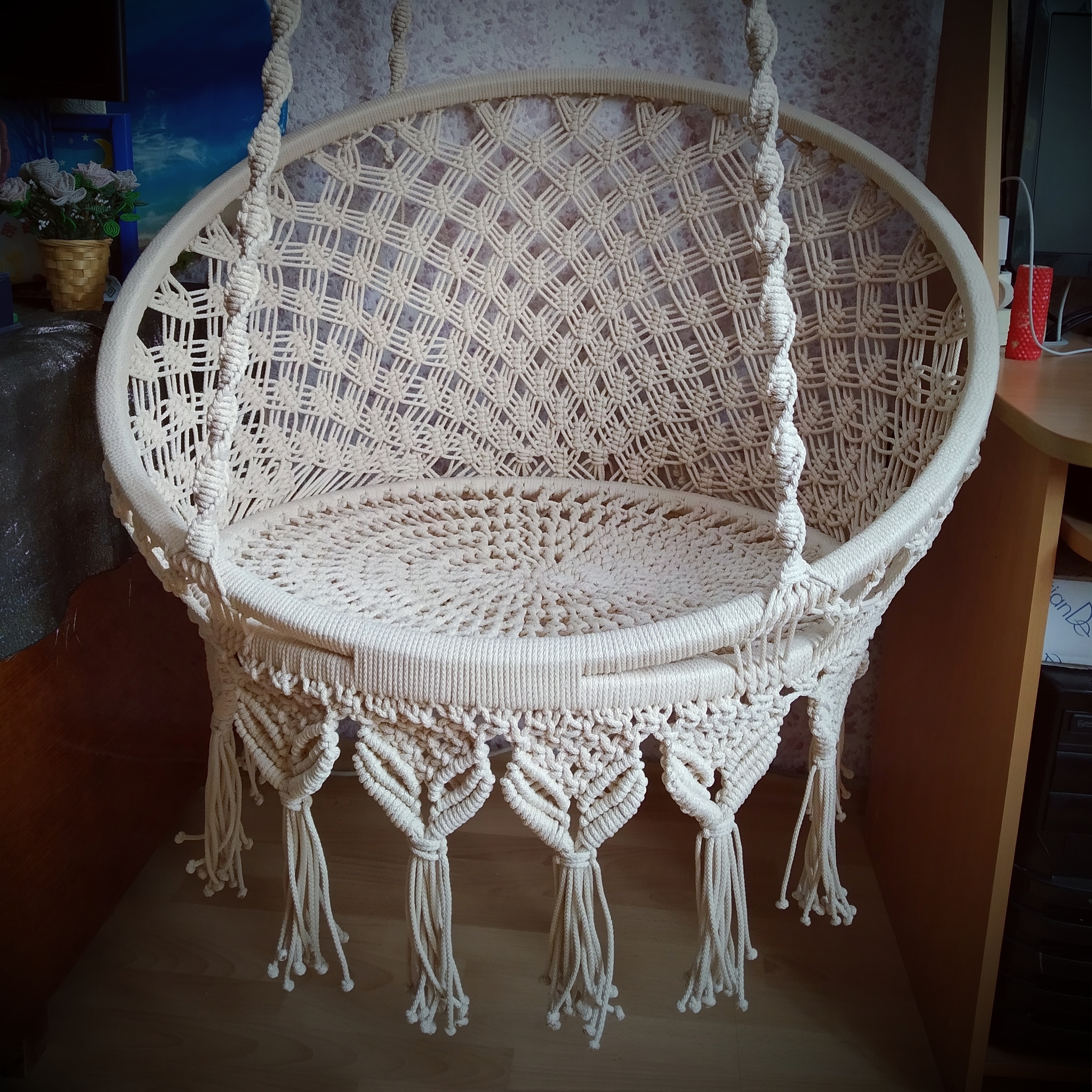 Кресло плетеное из макраме