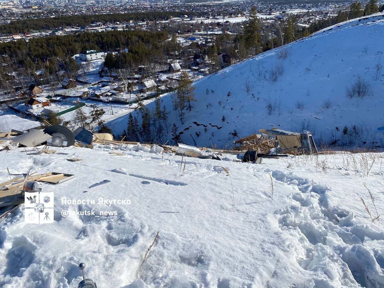 Космический корабль Мандалорца в Якутске был уничтожен силами природы |  Пикабу